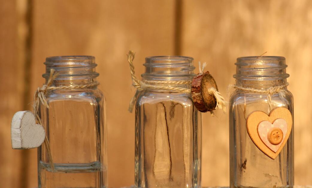 Simple tips to remove Sticky Labels from Glass Bottles